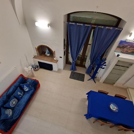 Polignano A Mare: Sulla Piazza Di Domenico Modugno Villa Buitenkant foto