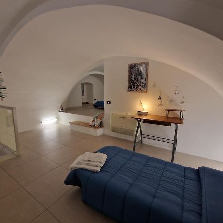 Polignano A Mare: Sulla Piazza Di Domenico Modugno Villa Buitenkant foto