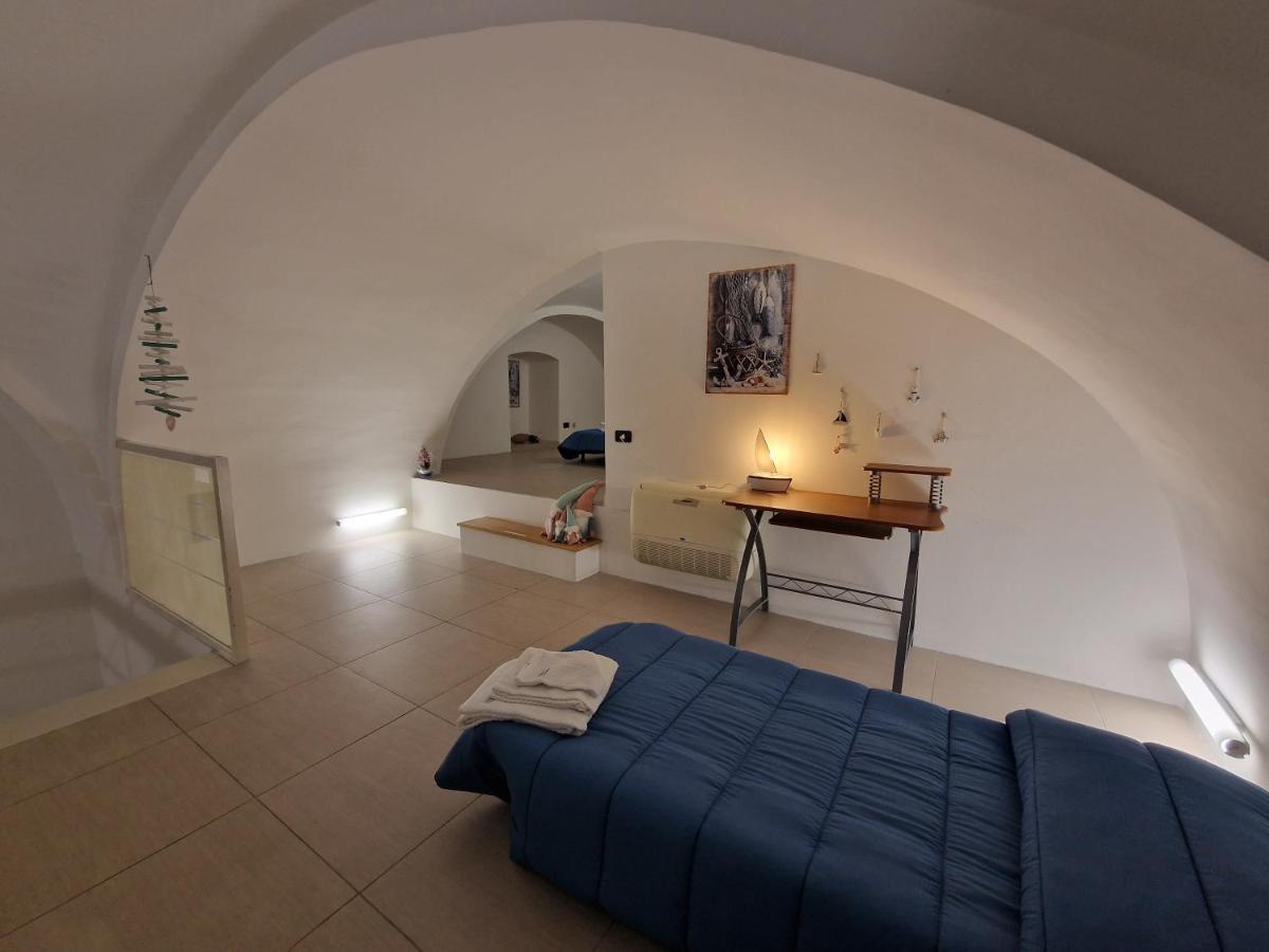 Polignano A Mare: Sulla Piazza Di Domenico Modugno Villa Buitenkant foto
