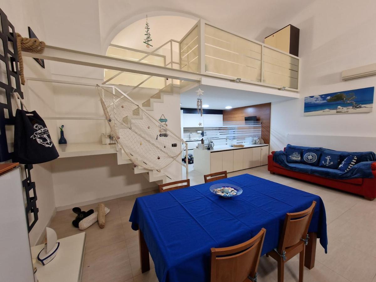 Polignano A Mare: Sulla Piazza Di Domenico Modugno Villa Buitenkant foto