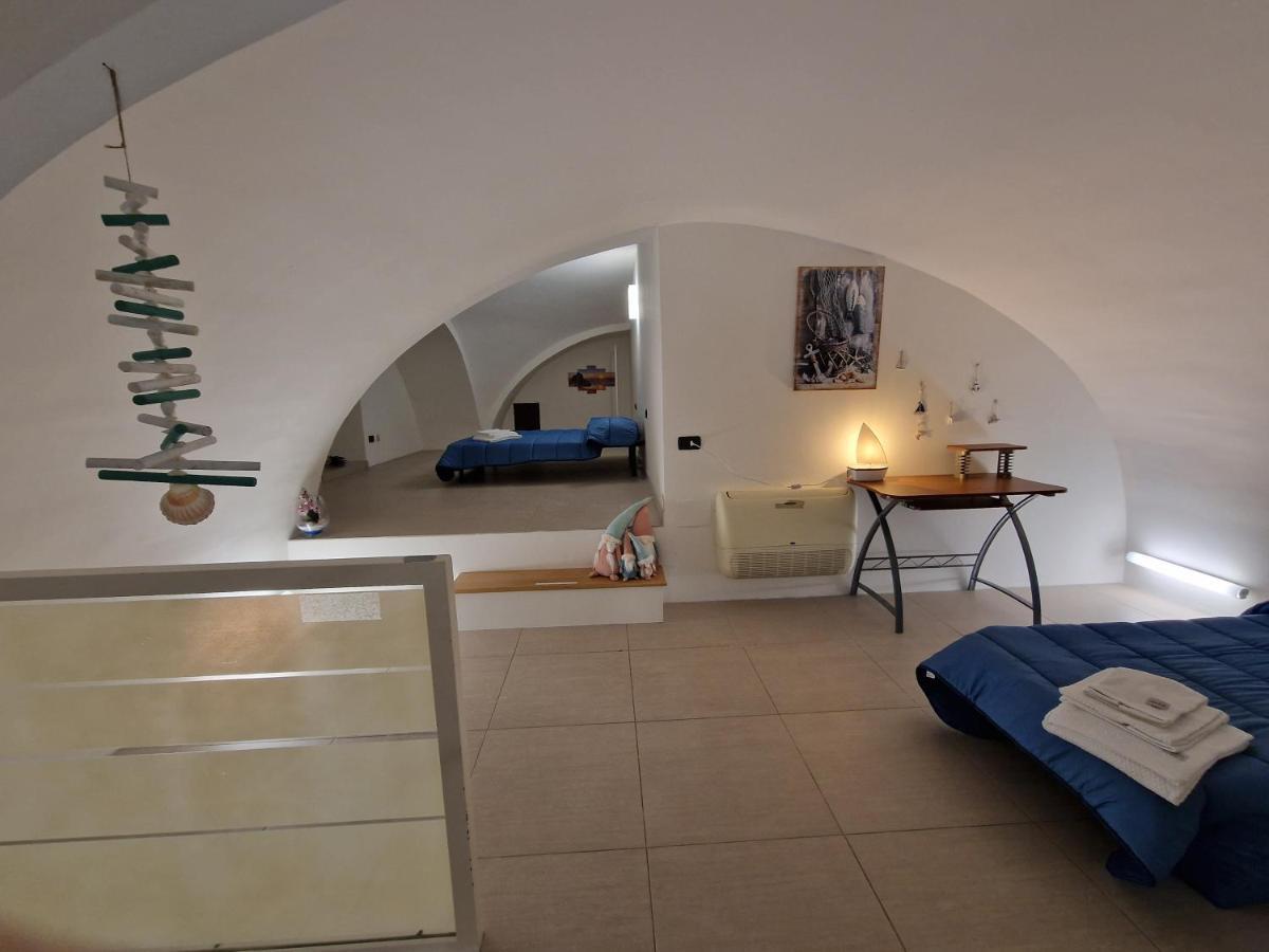 Polignano A Mare: Sulla Piazza Di Domenico Modugno Villa Buitenkant foto