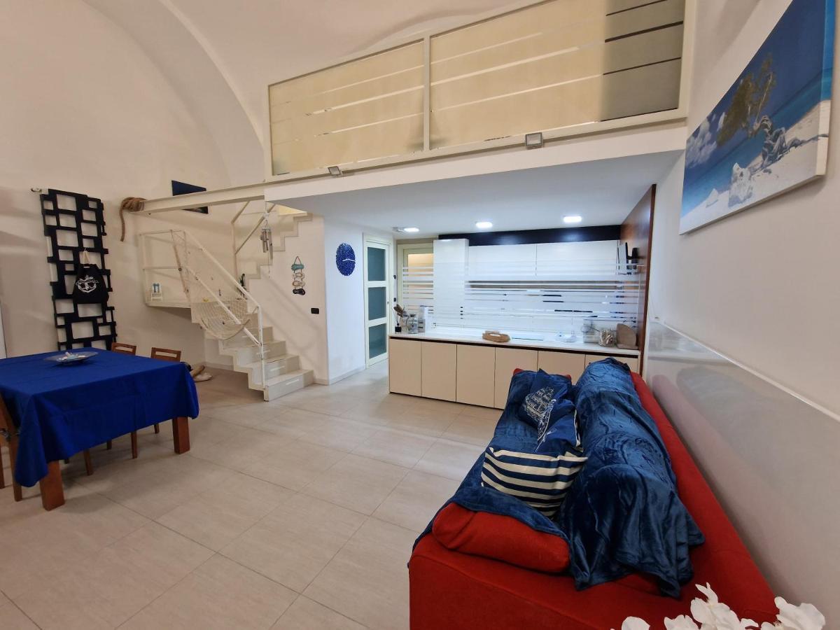 Polignano A Mare: Sulla Piazza Di Domenico Modugno Villa Buitenkant foto