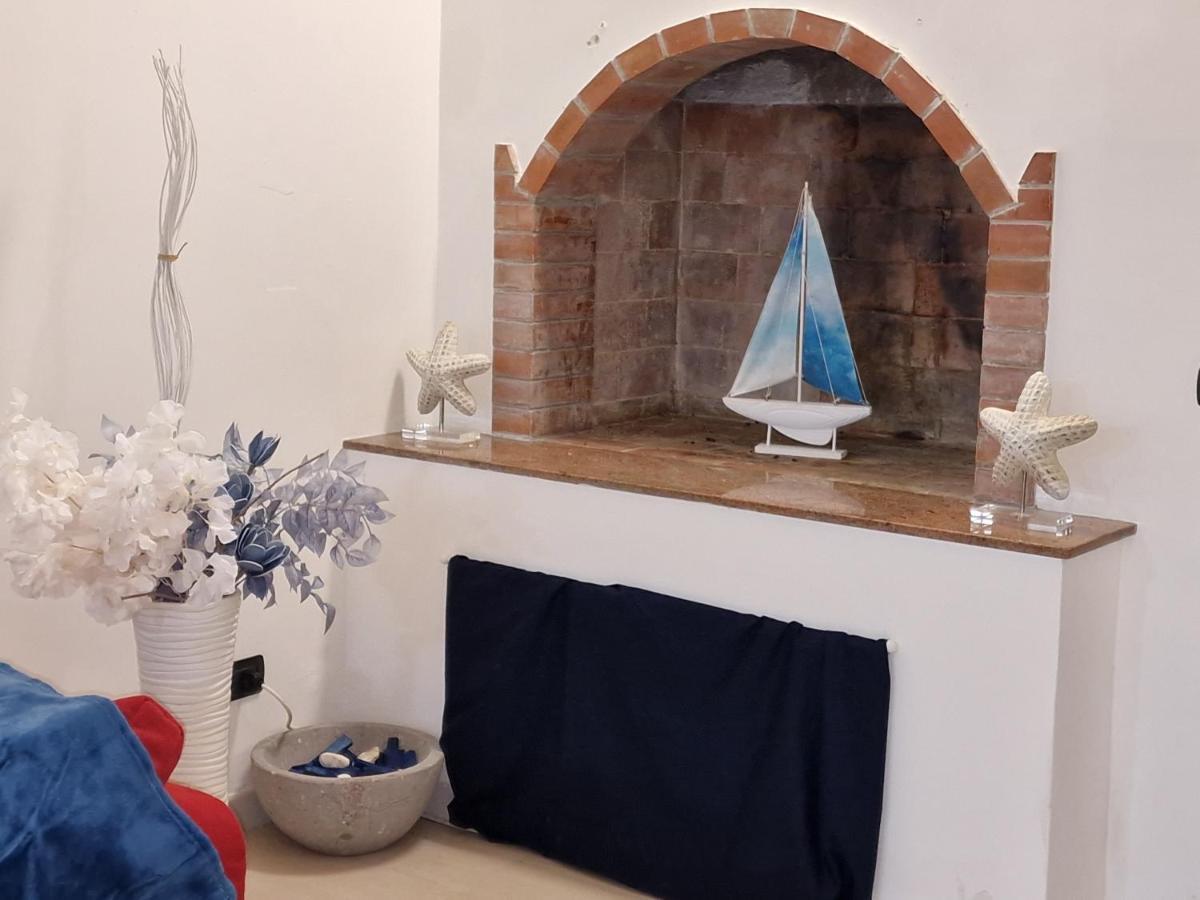 Polignano A Mare: Sulla Piazza Di Domenico Modugno Villa Buitenkant foto