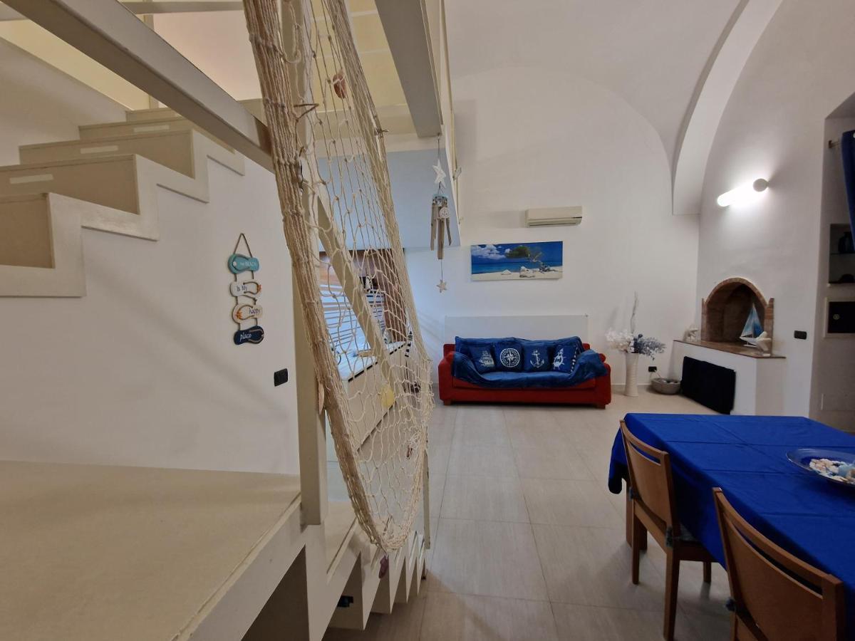 Polignano A Mare: Sulla Piazza Di Domenico Modugno Villa Buitenkant foto