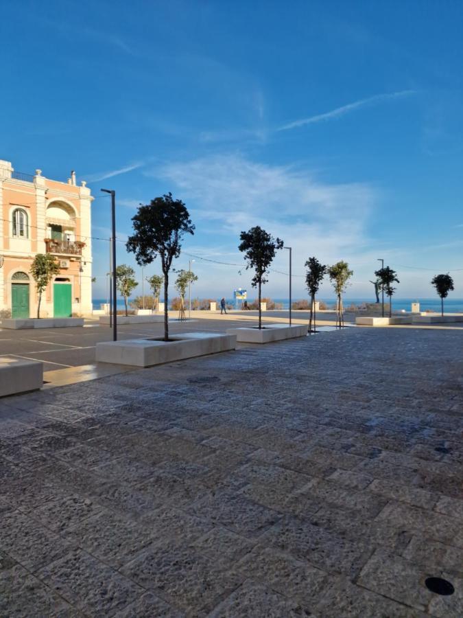 Polignano A Mare: Sulla Piazza Di Domenico Modugno Villa Buitenkant foto